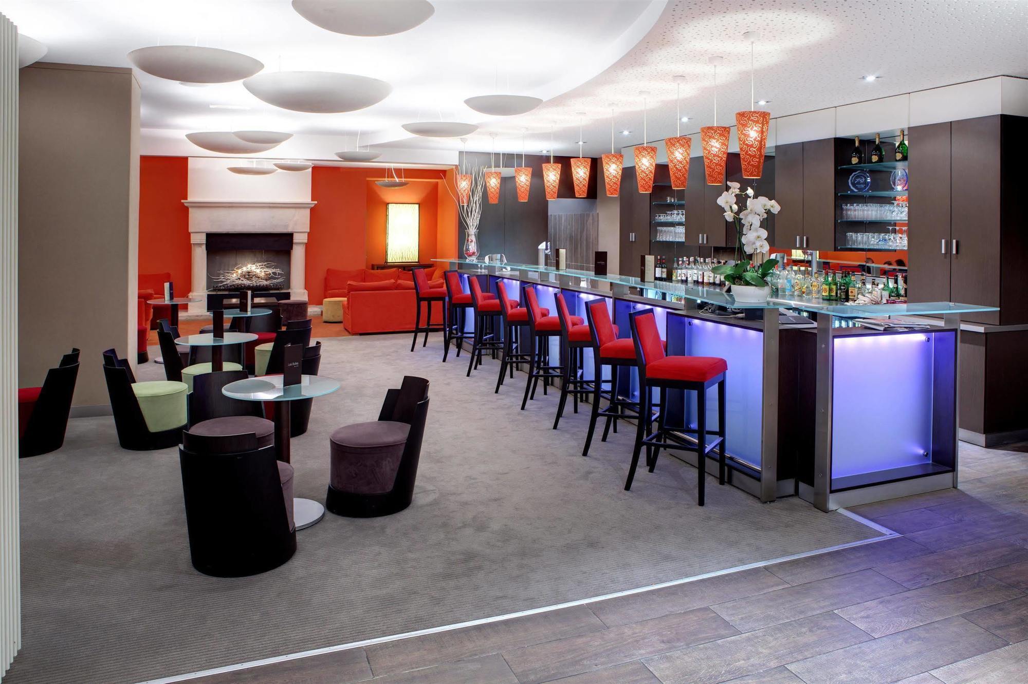 Best Western Plus L'Oree Paris Sud Saulx-les-Chartreux Ресторант снимка